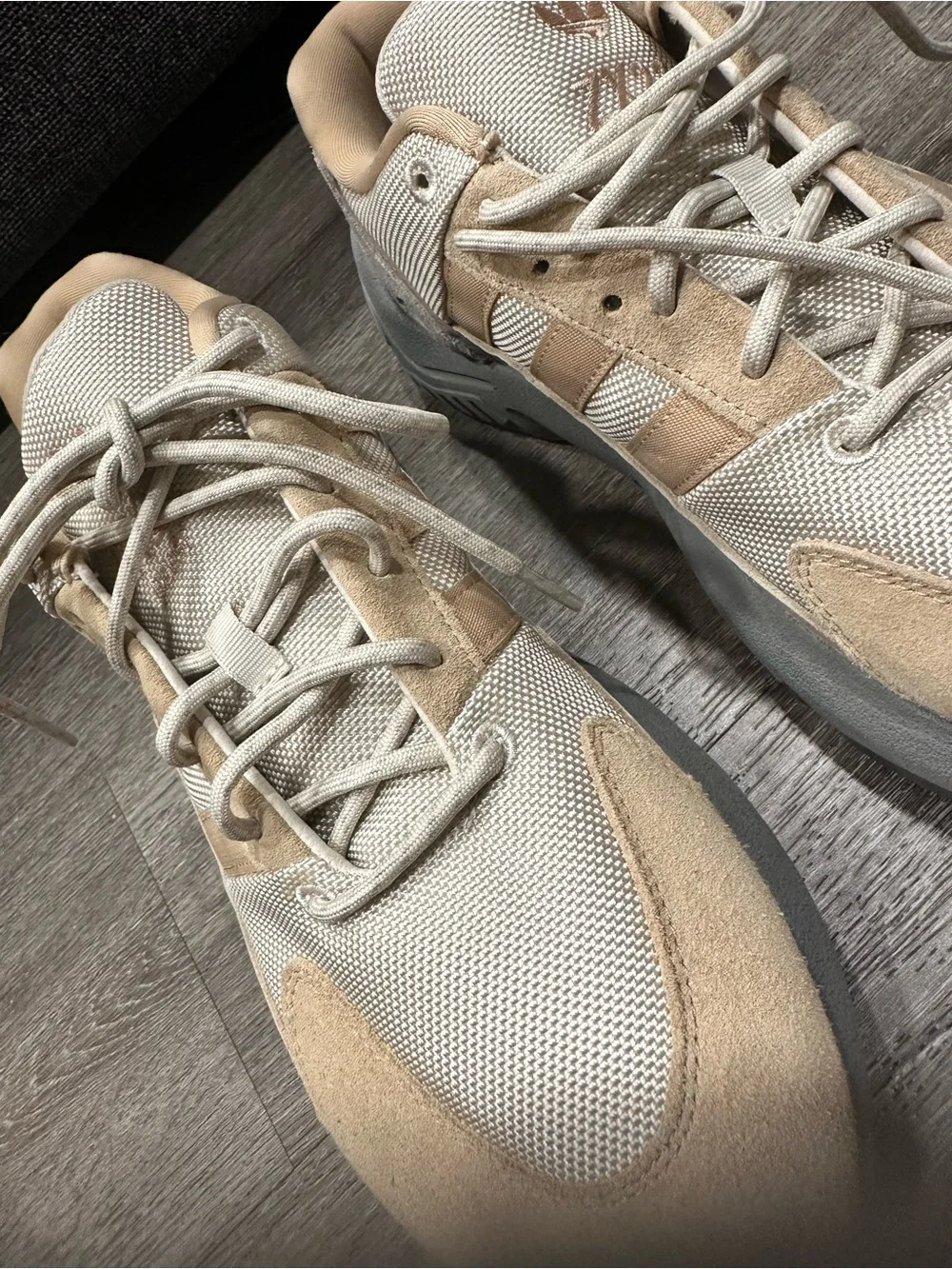 Adidas Men’s Beige Suede & Mesh Sneakers Mens Size 9 (New)